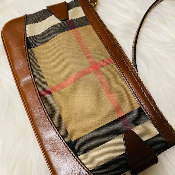😍Burberry Crossbody with price Tag - Picture 5 of 15